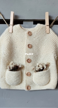 Joyous Baby Cardigan by Sandra Magalhães - Agasalhos e Bugalhos