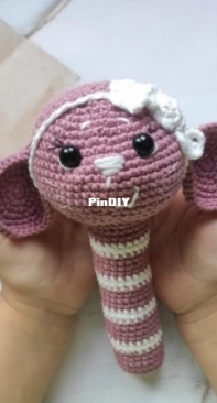 Shu Toys - Alexsandra Egorova - Rattle Mouse - English/Spanish/Russian - Free