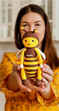 ZooToysAndPatterns- Bee - Evgenia Agapova - English