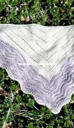 Old Shale Shawlette by Alice Buerkle_Free