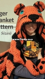 Crafting Happiness - Ariana Goldberry - 2in1 Safari Tiger Hooded Blanket
