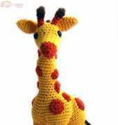 Yuki Yarn Designs - Vera Kars - Sansa the Giraffe