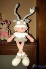 Sapie van Schepen - Gina the giraffe - Spanish
