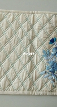 placemat with applique