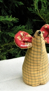 Pin cushion Mice (Bustle and Sew 2011)