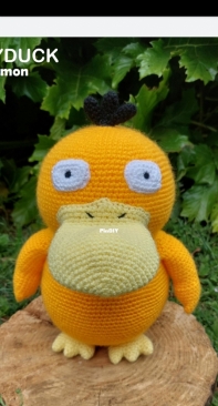 Crochet Coni - Constanza Leppe - Psyduck - English and Spanish
