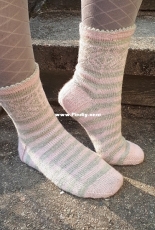 Anjat Socks by Nurjanuttu-English,Finnish-Free