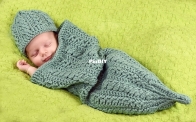 Crochet Garden - Lisa Naskrent - Cabled Bean Cocoon