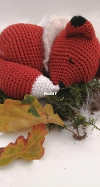Dans ma petite bulle 49 - Sandrine - Sleeping Little Fox - Sauvage petit renard endormi