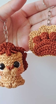 Atelie Floraqua - Manuela Oberg - Leãozinho &Patinha de Leão - Little Lion & Lion's Paw - Portuguese