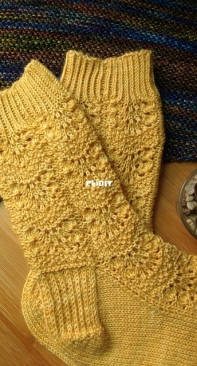 Yarrow Socks by Lisa Schmidt - Free