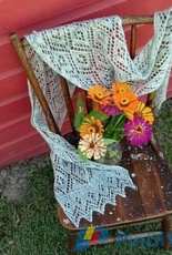 Hannahs Garden Scarf by Julia Harpole / Rose Path Weaving-Free