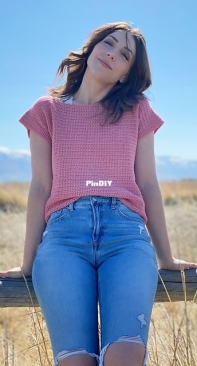 Evelyn and Peter Crochet - Rachel Misner - The Clarissa Tee - free