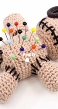 Supergurumi - Jonas Matthies - Voodoo Doll Pincushion - Muñeco de Vudú Alfiletero - Spanish - Free