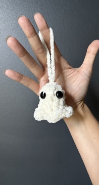 Get to Hooking Crochet - Mini Ghost - Free