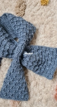 Henry Scarf by Hayley Schwarze - Free