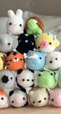 Haru Crochets No-Sew Floofballs