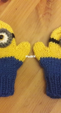 Minion mittens