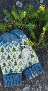 Heart of the Forest Mittens by Sofia Capelle