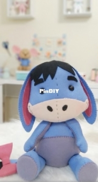 Atelie Pedacinho de Pano - Evellyn Fontenelle - Eeyore - Bisonho - Portuguese - Free