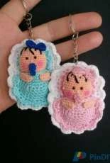 Crochet Art Design - Maria Muller - Baby in a Pocket Bag Keychain - German