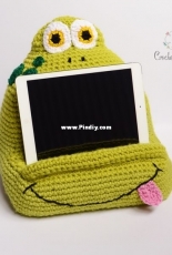 Crochet Arcade - Aneta Wawro - Joe The Frog Book or Tablet Holder