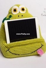 Crochet Arcade - Aneta Wawro - Joe The Frog Book or Tablet Holder