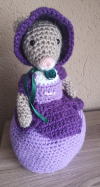 Little Brambles Crochet - Nicola - Periwinkle the mouse