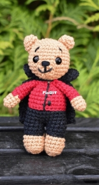 Hobbii Design - Katja Leander Hansen - Bitey Bear - Halloween Figur - German - Free