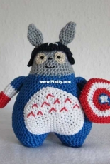 Stephis Kostlichkeiten - Stephanie Koras - Captain America Totoro - German