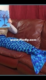 YARNutopia - Nadia Fuad - Adult Mermaid Tail Afghan in 3 sizes - Dutch - Free
