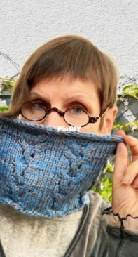 Antje cowl by Petra Breakstone