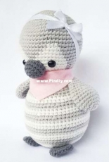 Amalou Designs- Marielle Maag - Pitschu The Little Penguin - Russian - Translated