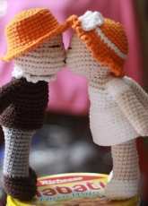 kissing dolls