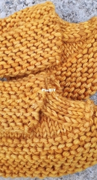 One Piece No-Sew Baby Booties by Emjay Bailey-Free