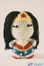 Electric Bunny Crafts - Kayla McRobie - Wonder Woman