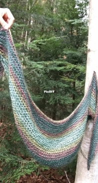 Transitional Scarf by HeartBeat Handknits-Free