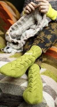 Billowing Braid Socks by Stephen West