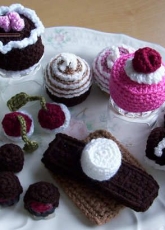 KTBdesigns - Sally Byrne - Playtime Pasteries - English