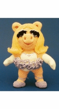Yarn Arts 468 - Kathleen Early - Honey Ham with Removable Tutu and Ballet Slippers - Miss Piggy