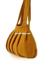 Pleats Purse I - Knit Version by Josephine Woo