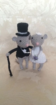 Double Treble Trinkets - Uljana Semikrasa - Happily Ever After Wedding Mice - Free