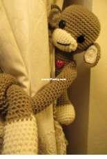 A Mis Gurumistas- Monkey curtain tieback - Spanish - Free