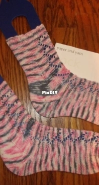 Hearty Socks by Ziina / Ziinan Neuleet - Free