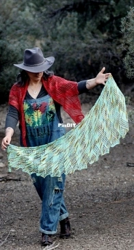 Broken Trails Shawl by Rosemary (Romi) Hill