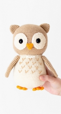 Bunnies and Yarn - Michelle Alvarez - Aldric the Lovely Owl