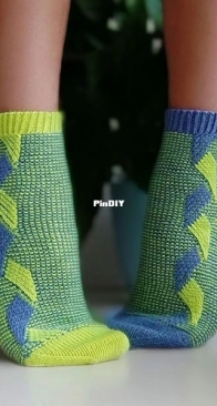 Egoza Socks by Svetlana Yolkina - Russian