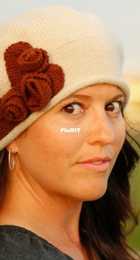 Tres Charmante Beret by Bonnie Dean-Free