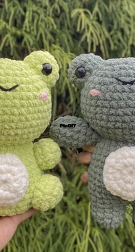 The Stitch Studio CA - Steffie R. - Frog Plushie