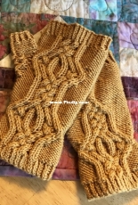 Winter Kiss Mitts by Kirei Knitting Designs